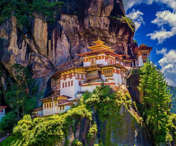 thumb-HIKERSBH-tigers-nest-monastery-paro-bhutan-012224